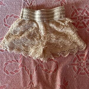 Beharina Cream Crochet Lace Shorts